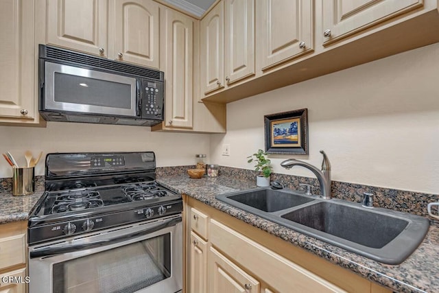 300 N El Molino Ave Unit 201, Pasadena, CA 91101 - photo 11