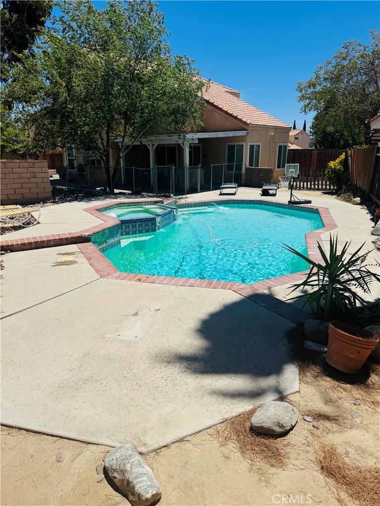 4023 Lexington Ct, Palmdale, CA 93552 - photo 2