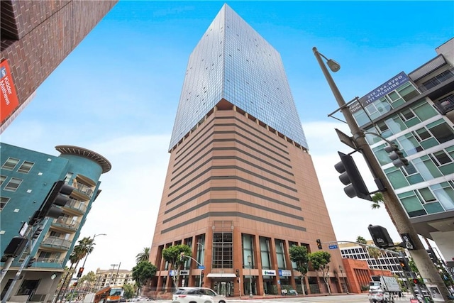 1100 Wilshire Blvd Unit 2607, Los Angeles, CA 90017 - photo 41