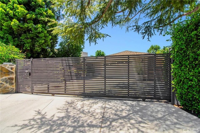 4809 Hasekian Dr, Tarzana, CA 91356 - photo 2