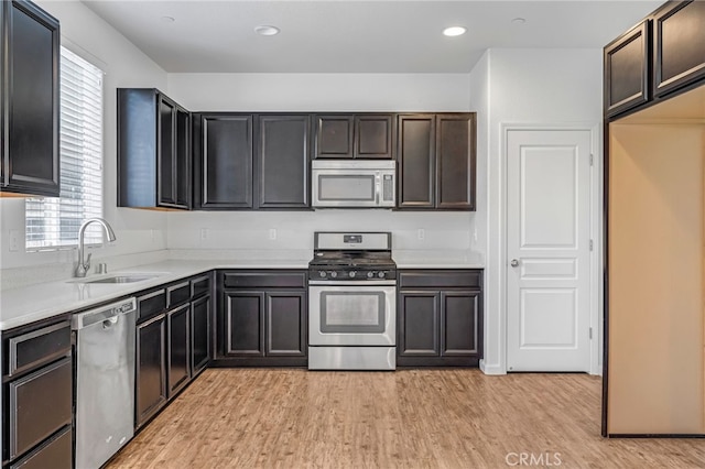 1137 S Pearwood Ave, Fresno, CA 93727 - photo 17