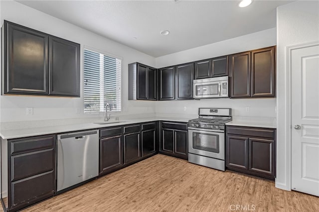 1137 S Pearwood Ave, Fresno, CA 93727 - photo 18