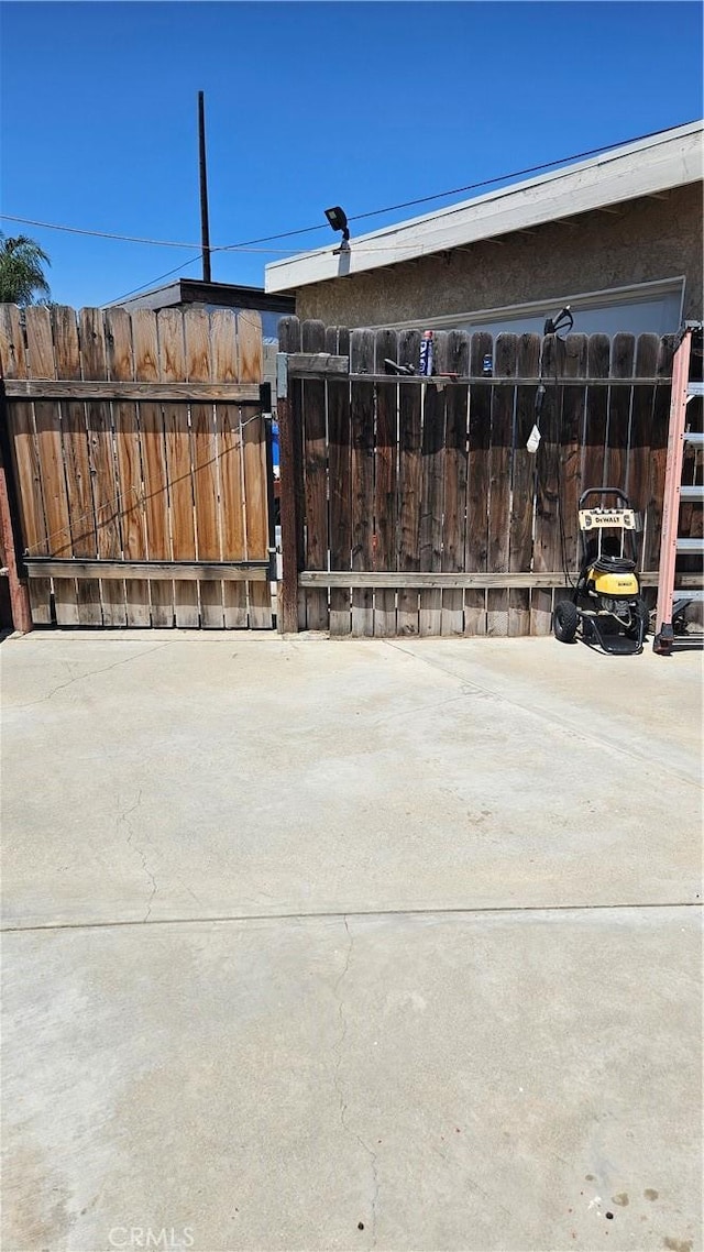 190 W Wilson St, Rialto, CA 92376 - photo 4