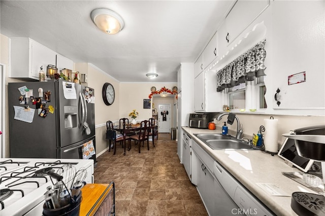 616 Monterey St, Redlands, CA 92373 - photo 9