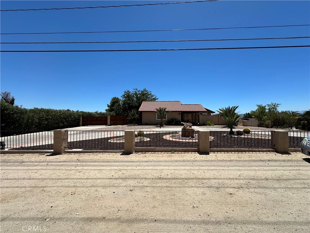 19391 Seneca Rd, Apple Valley, CA 92307 - photo 1