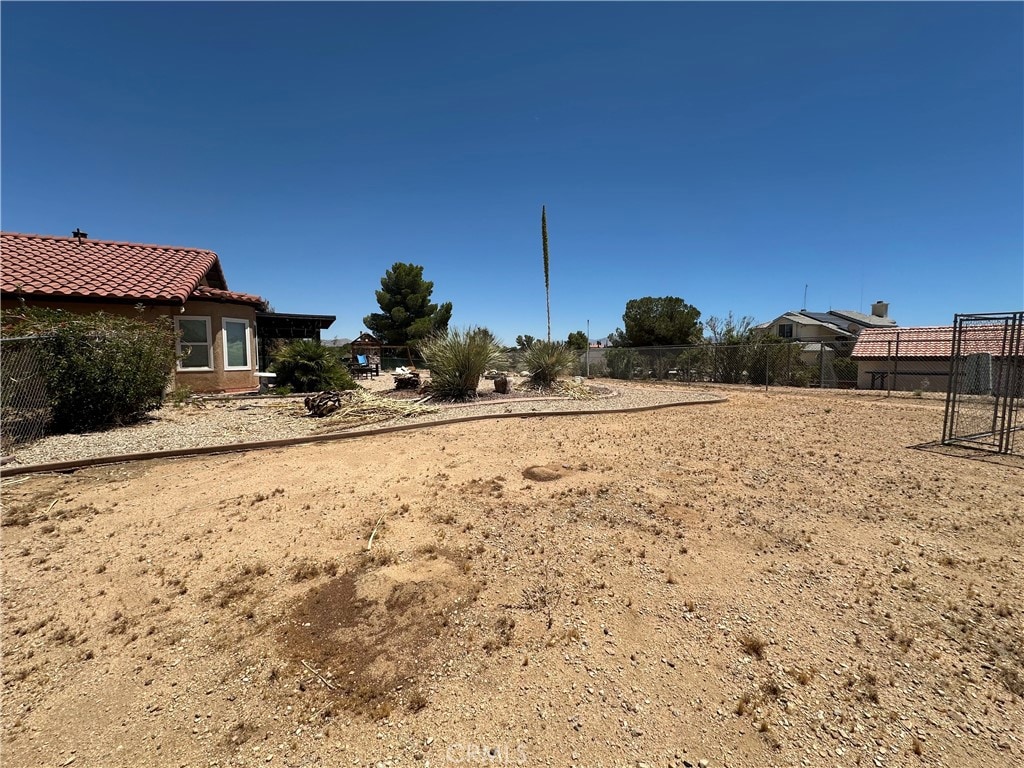 19391 Seneca Rd, Apple Valley, CA 92307 - photo 4