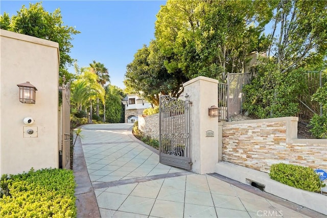 13320 Mulholland Dr, Beverly Hills, CA 90210 - photo 3