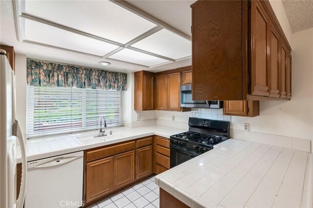 962 Inn Keeper Ln Unit C, Corona, CA 92881 - photo 5