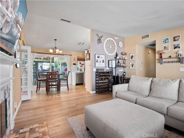27728 Clark Ct, Saugus, CA 91350 - photo 6