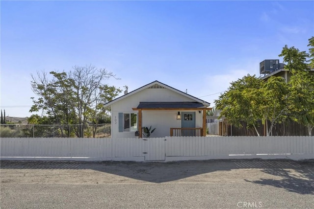 102 Jackson St, Taft, CA 93268 - photo 2