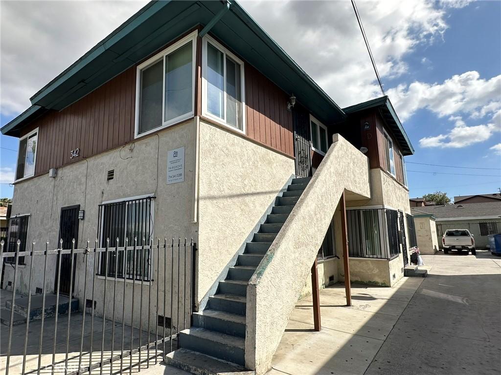 342 W Palm St, Compton, CA 90220 - photo 2