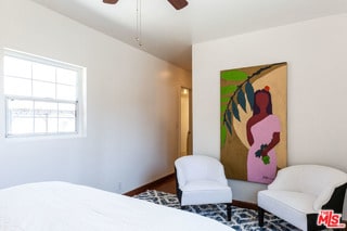 bedroom with ceiling fan