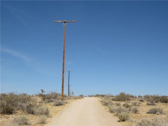 Listing photo 3 for 10933 Sierra Rd, Adelanto CA 92301