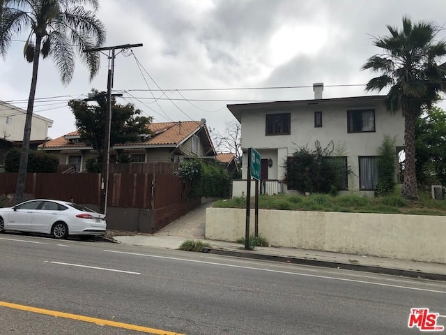 Listing photo 2 for 2042 N Cahuenga Blvd, Los Angeles CA 90068