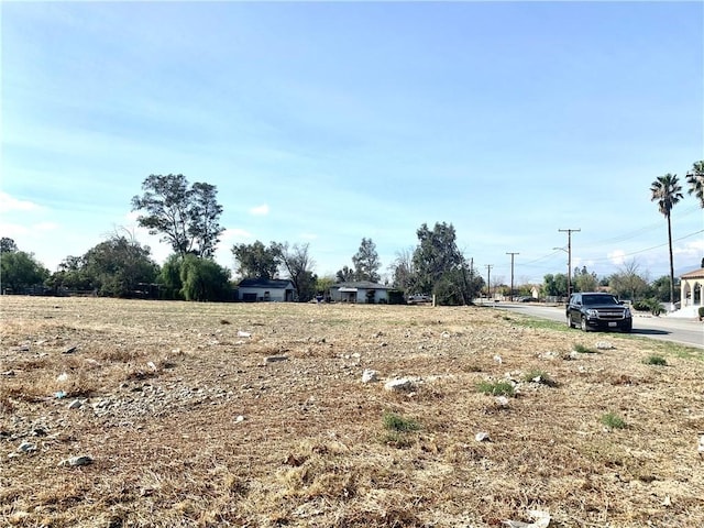 Listing photo 2 for 16841 San Jacinto Ave, Fontana CA 92336