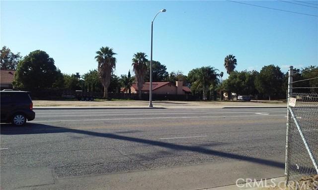 Listing photo 3 for 4479 Chicago Ave, Riverside CA 92507