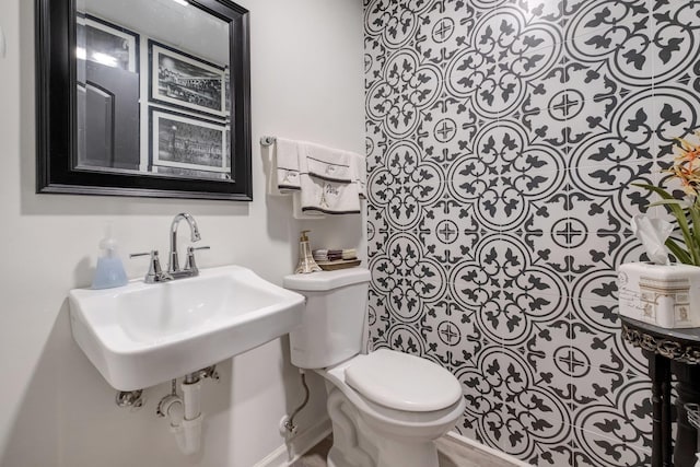 5902 Shady Rest Rd, Havana, FL 32333 - half bathroom with toilet and a sink