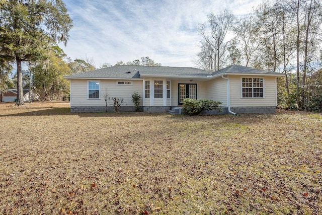 view of front facade with a front lawn