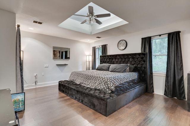 2414 Glenshire Ln, Tallahassee, FL 32308 - bedroom featuring wood finished floors, baseboards, and ceiling fan