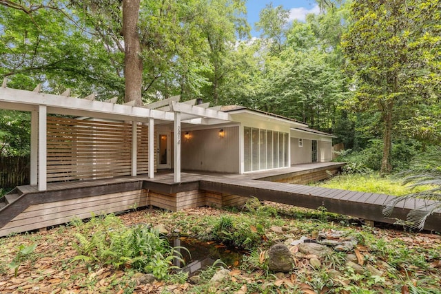 2414 Glenshire Ln, Tallahassee, FL 32308 - deck with a pergola