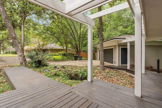 2414 Glenshire Ln, Tallahassee, FL 32308 - wooden terrace with a garage
