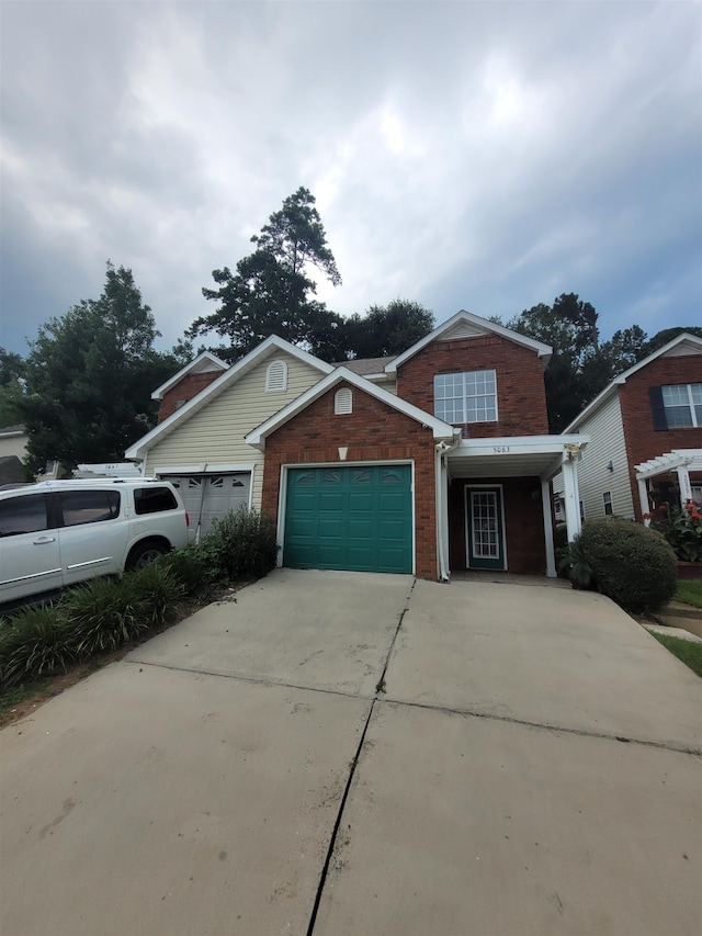 view of front facade featuring a garage