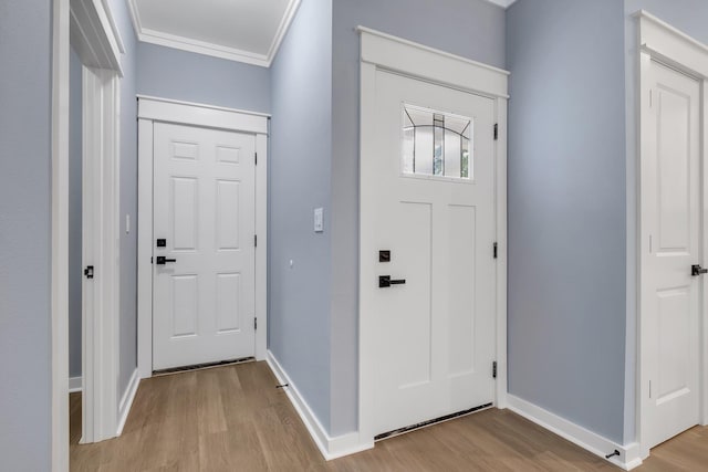 279 Ayers Ct, Tallahassee, FL 32305 - entryway featuring light wood-style flooring, baseboards, and crown molding