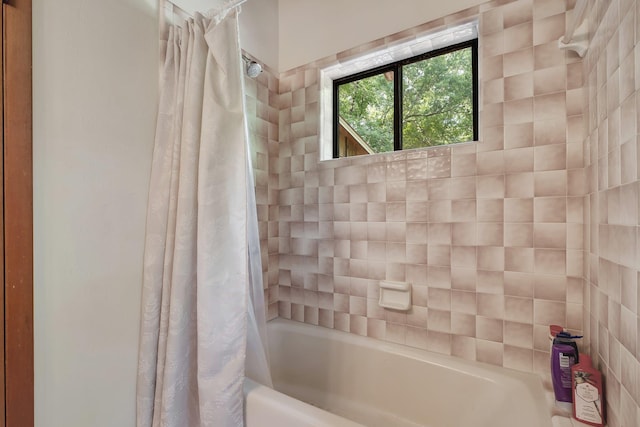 988 Timber Run, Havana, FL 32333 - full bath featuring shower / tub combo