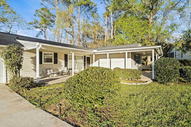 ranch-style house with a porch