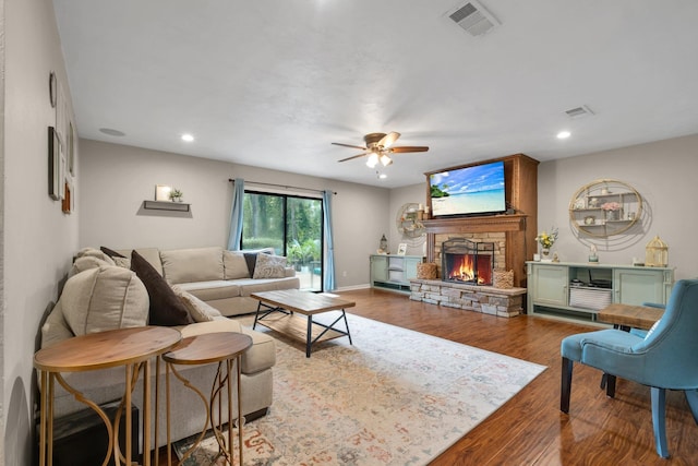 3412 Edgemont Trl, Tallahassee, FL 32312 - living area featuring wood finished floors, a fireplace, ceiling fan, and recessed lighting