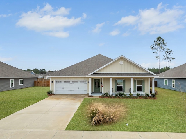 view of front of home featuring a front yard