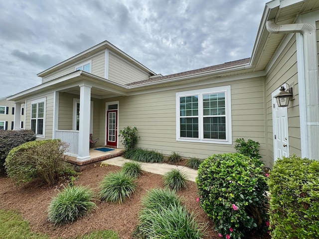 view of front of property with covered porch