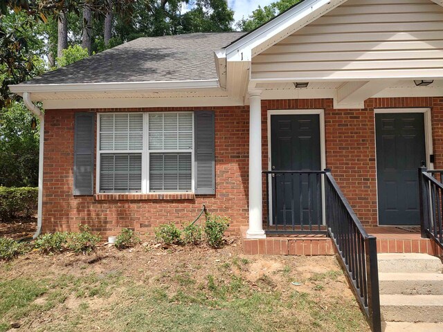 view of front of property featuring a porch