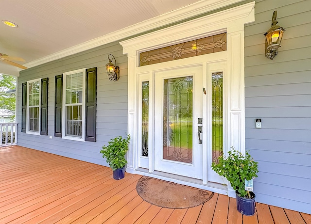 entrance to property featuring a porch