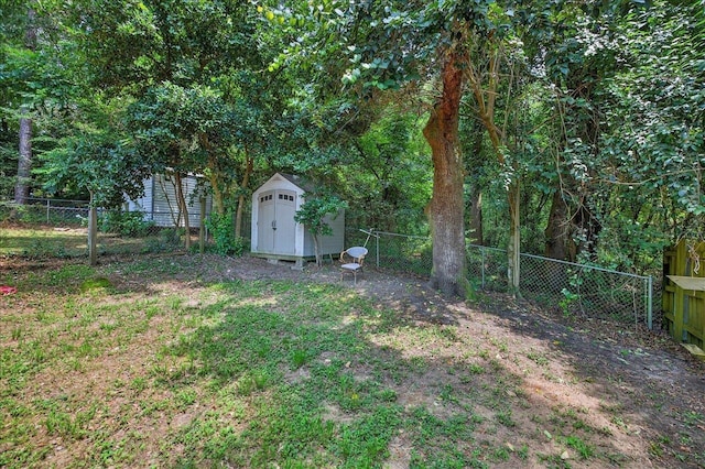 1515 Merry Oaks Ct, Tallahassee, FL 32303 - fenced backyard with a shed