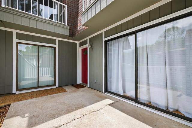 2965 N Shamrock, Tallahassee, FL 32309 - doorway to property with a patio area