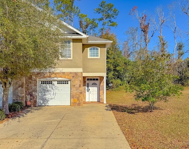 view of front facade featuring a garage