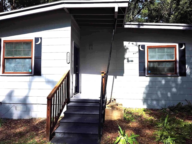 2031 Holmes St, Tallahassee, FL 32310 - view of exterior entry with crawl space