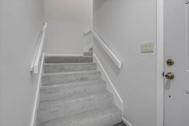 1317 Airport Dr Unit F12, Tallahassee, FL 32304 - view of staircase