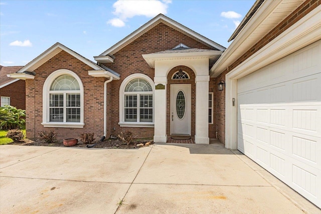 view of front facade with a garage