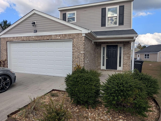 view of front property featuring a garage