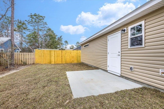 view of yard with a patio area