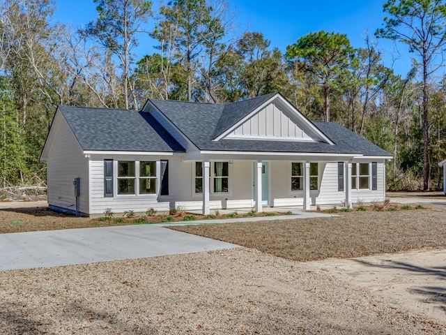 view of front of house featuring covered porch