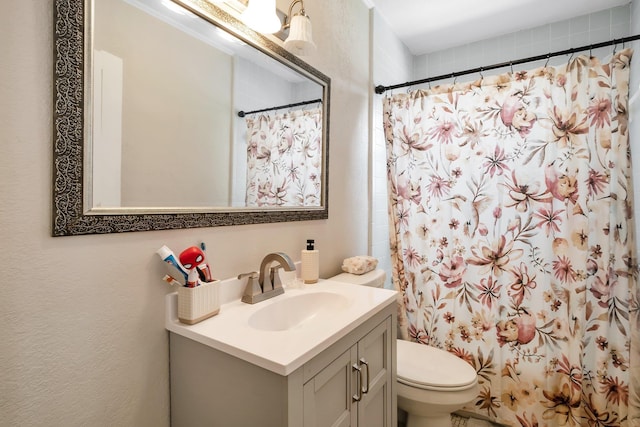 705 N 11th St, Quincy, FL 32351 - full bathroom with vanity, toilet, and a shower with shower curtain