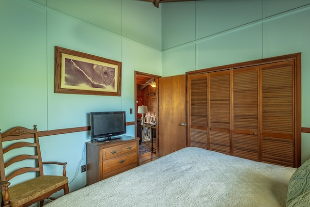 bedroom with a closet