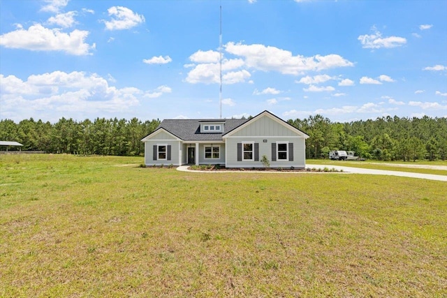 view of front of home with a front yard