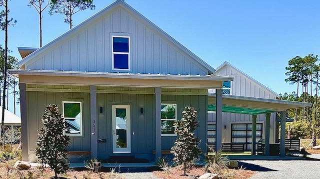 view of front facade featuring covered porch