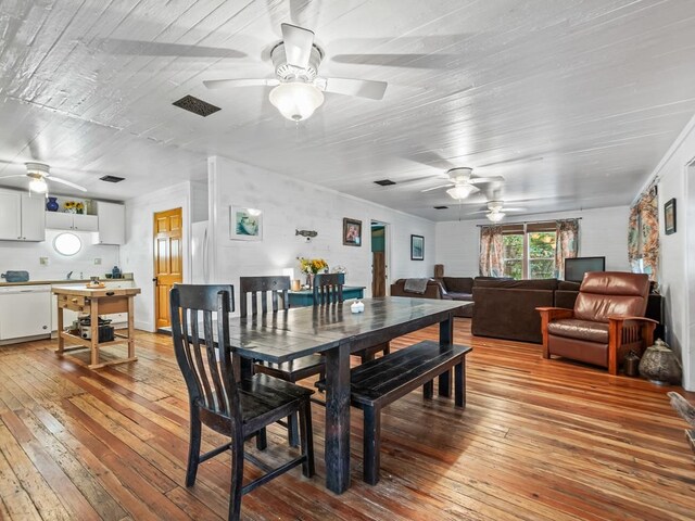 dining room featuring light hardwood / wood-style flooring