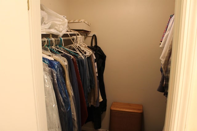 1082 Richardson Rd, Tallahassee, FL 32301 - view of spacious closet