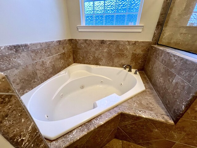 2541 Lagrange Trl, Tallahassee, FL 32312 - bathroom featuring a tub with jets